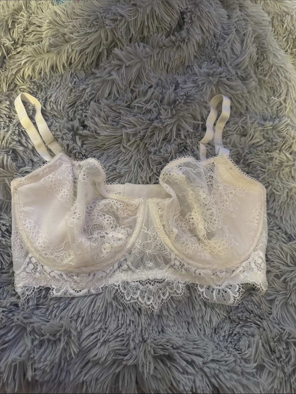 Victoria’s Secret Lace Underwire Bralette in Ivory